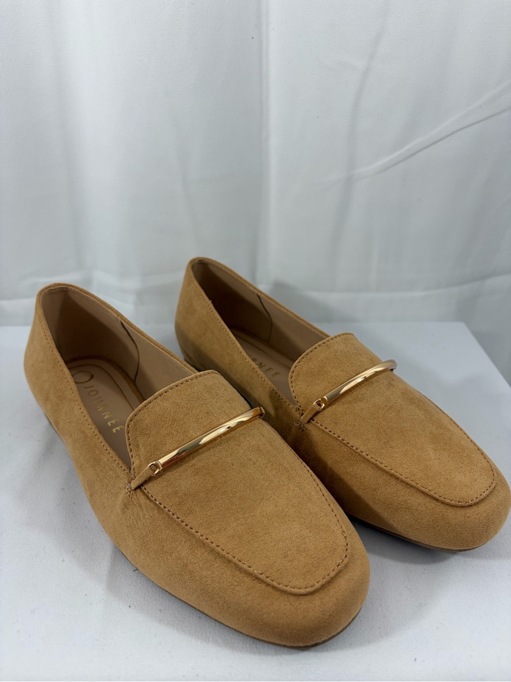 NWT Journee Women’s Size 7.5W Suede Tan Loafers with Gold Accent